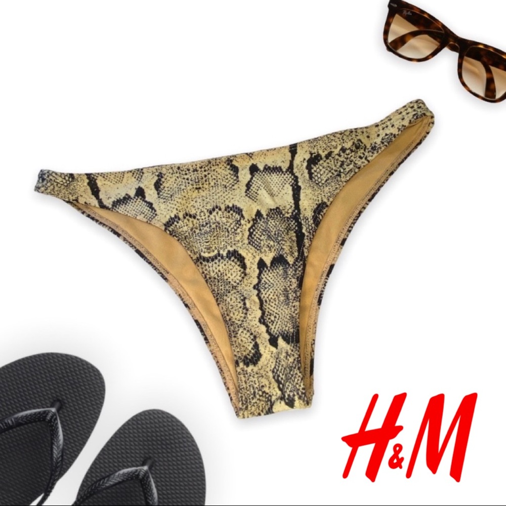 ✨HP✨ H&M | Cheeky Snake Print Bikini Bottoms.